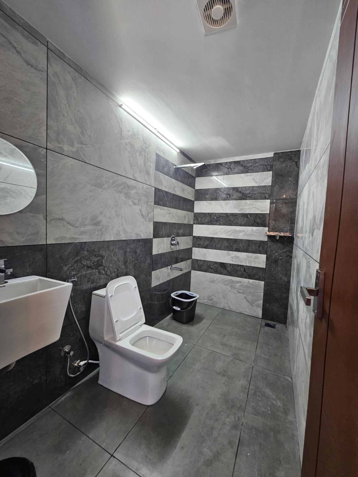 Отель Mist Residency Kattappana Экстерьер фото