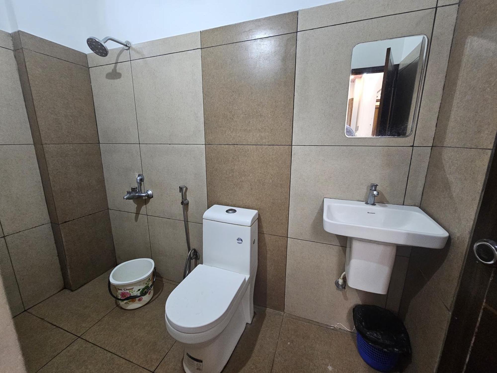 Отель Mist Residency Kattappana Экстерьер фото